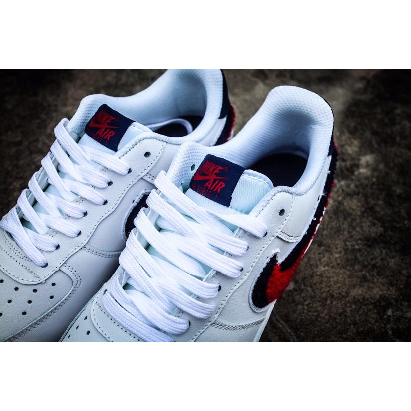 simple nike shoes