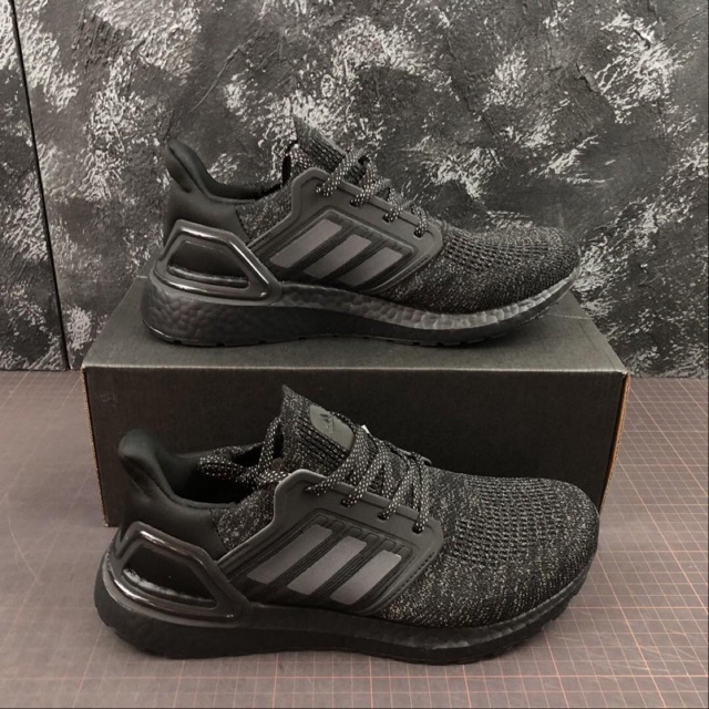 ub 20 triple black