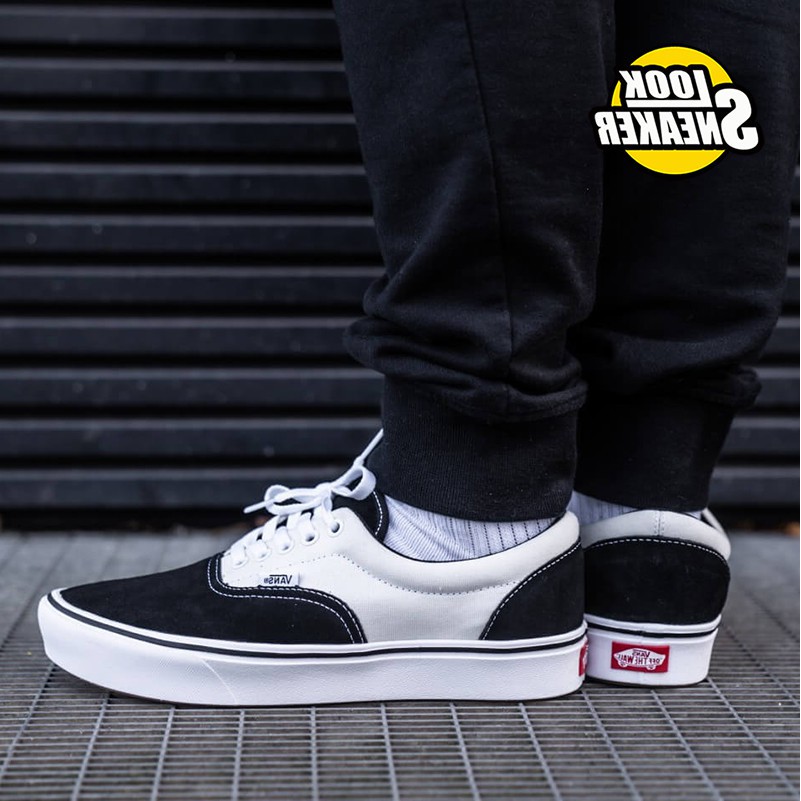 ملحوظ وطني زعنفة blue black white vans 