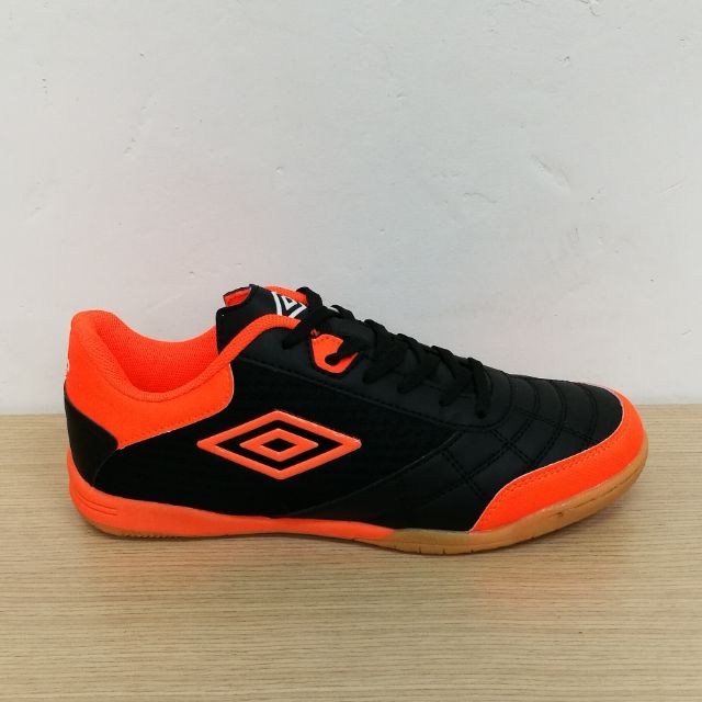 umbro futsal shoes