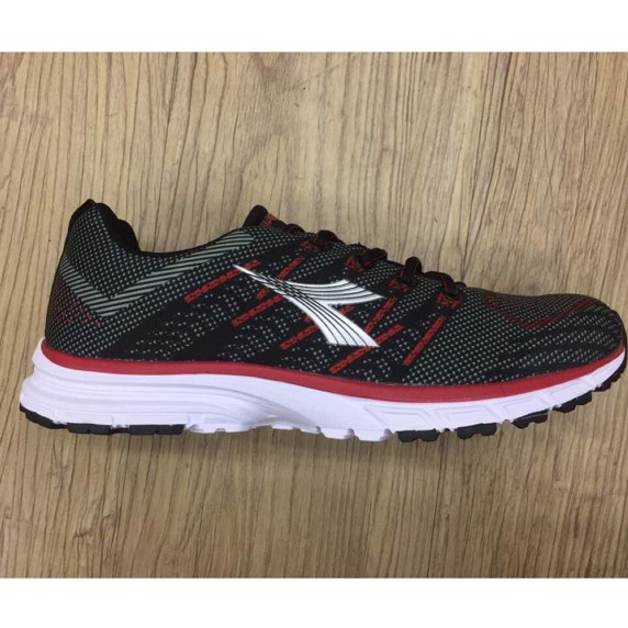 diadora running shoes