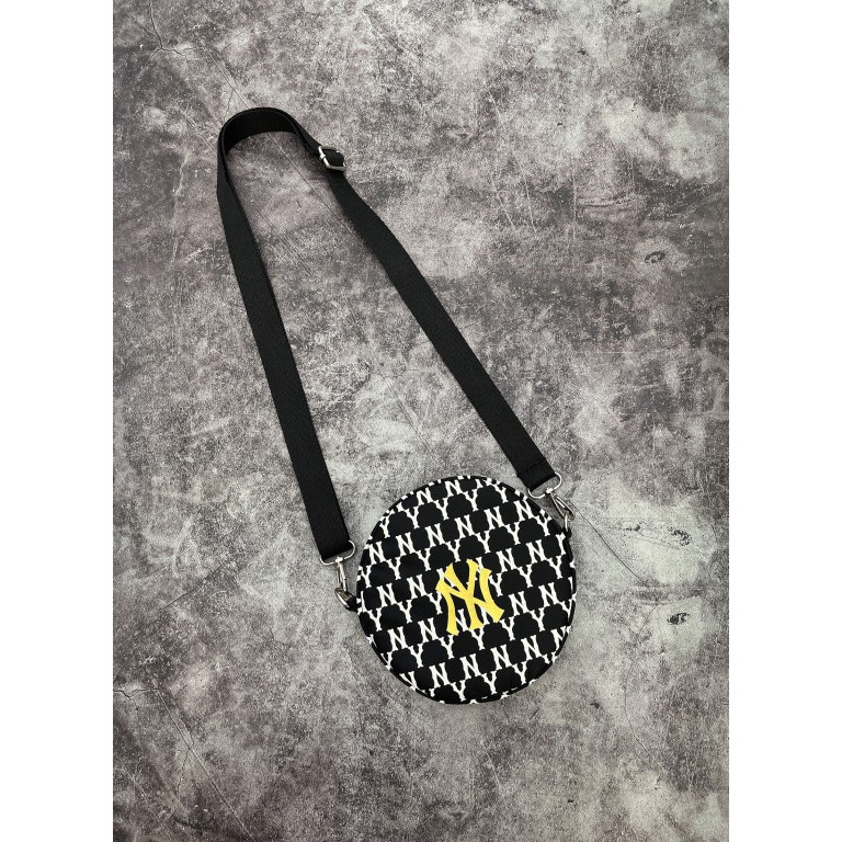 Exported Goods B232 M L B N Y Monogram Round Bag Black Size 14 Cm X 14 Cm X 4 Cm Shopee Malaysia