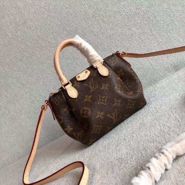 lv small sling