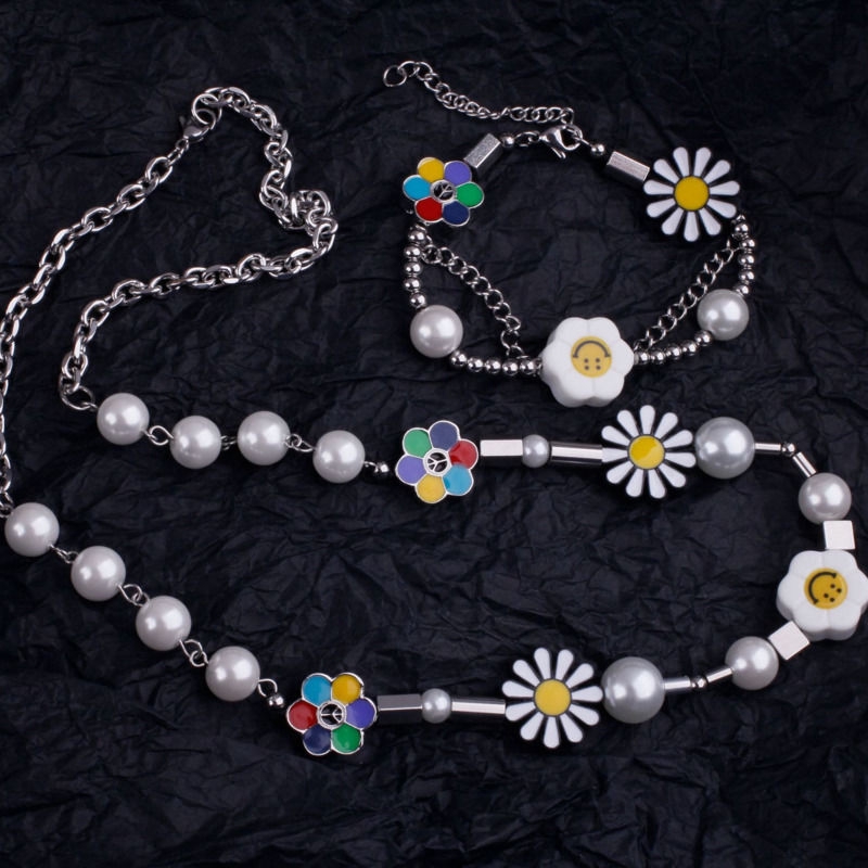 [Free Shipping] Daisy Anti-War Smiley Face Necklace 22402 Sunflower Pearl Men Women Unisex