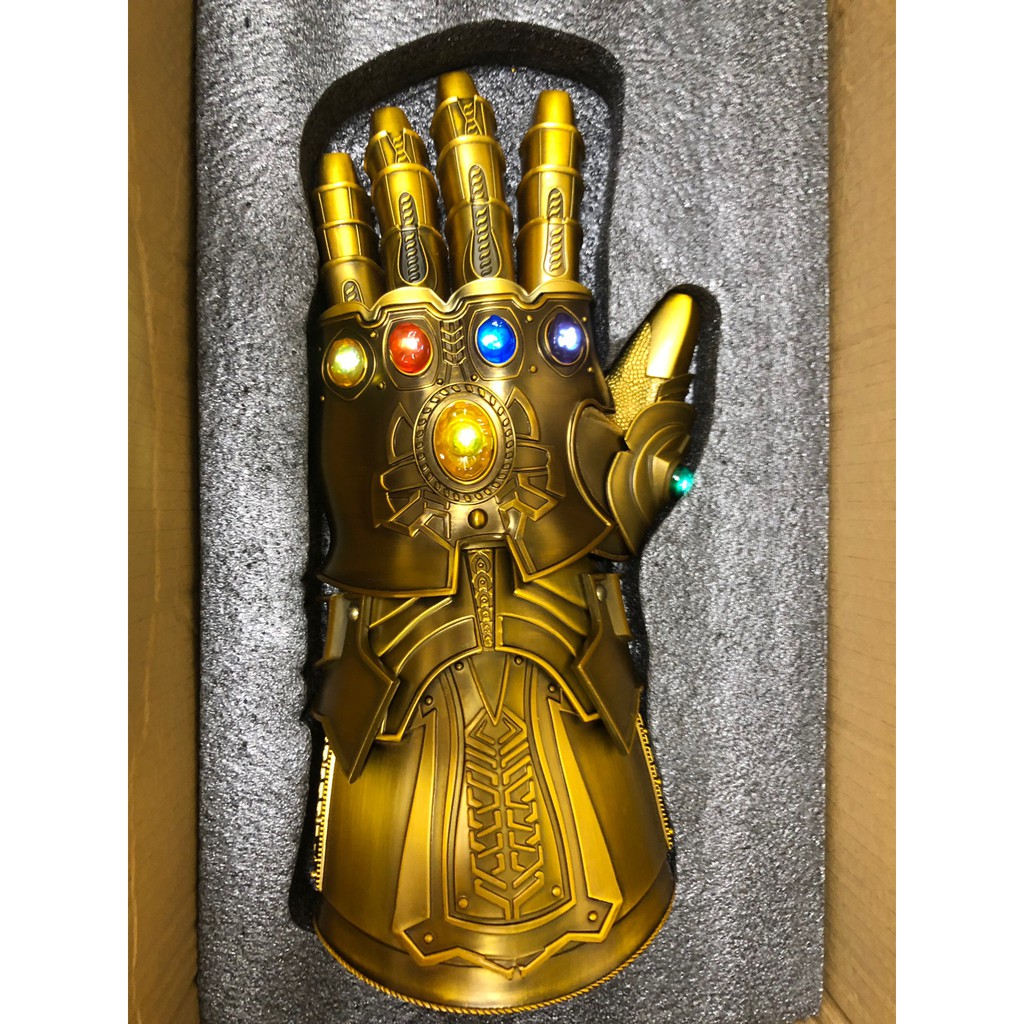 Marvel Avenger 3 Infinity War Thanos Infinity Gauntlet 1 1 Life Size Diecast Light Up Collectible Props Shopee Malaysia - wearable infinity gauntlet roblox