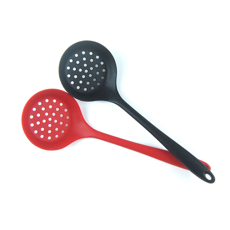 Skimmer Spatula Serving Spoon Non-stick Cooking Spoon Ladle Colander Strainer Filter Long Handle with Hook Kitchen Tool Black Silicone Slotted Spoon for Cooking 