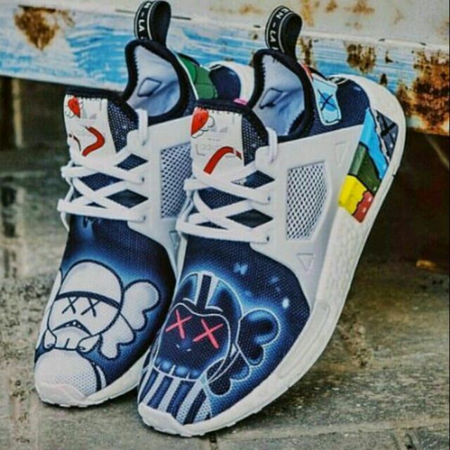 kaws x adidas nmd r1