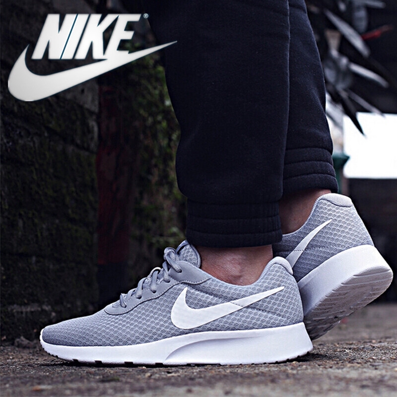 nike roshe tennis shoes