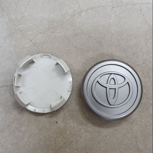 Toyota innova deals wheel cap