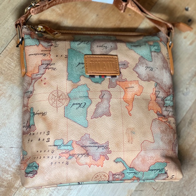 weekender tote with shoe compartment