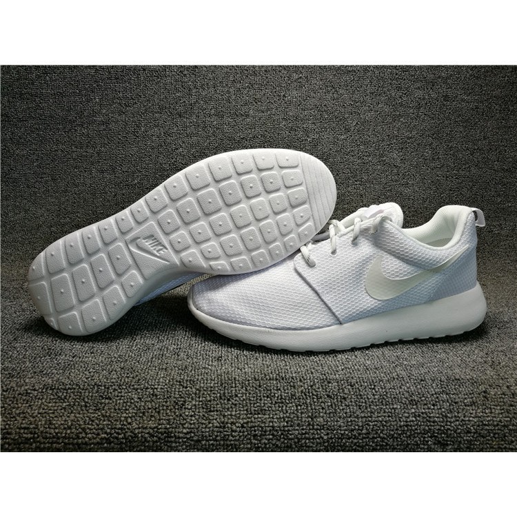 nike roshe run mens all white