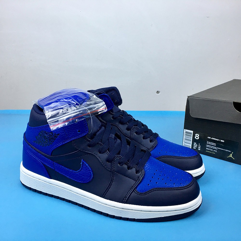 obsidian royal jordan 1