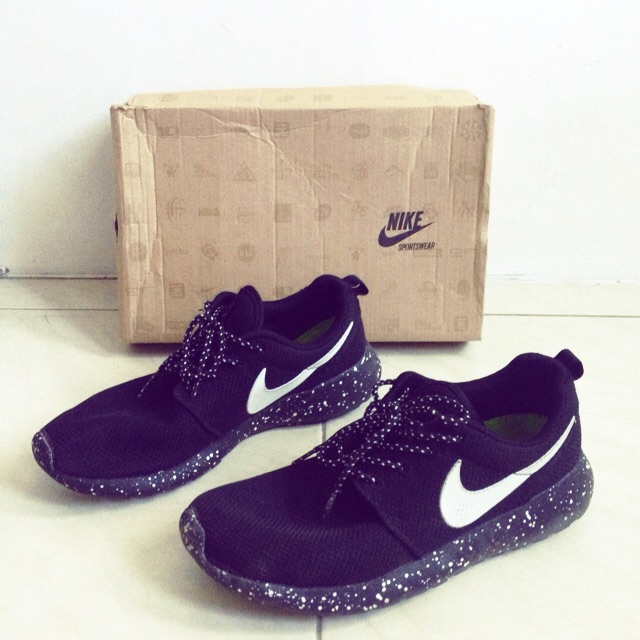 nike roshe run oreo