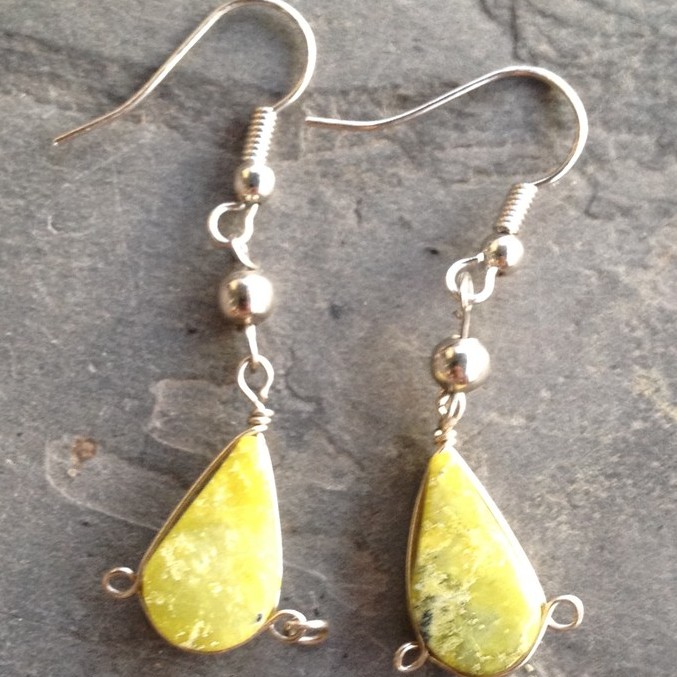 Real Imported Rock Serpentine Artisan Dangling Stone Jewelry Earrings