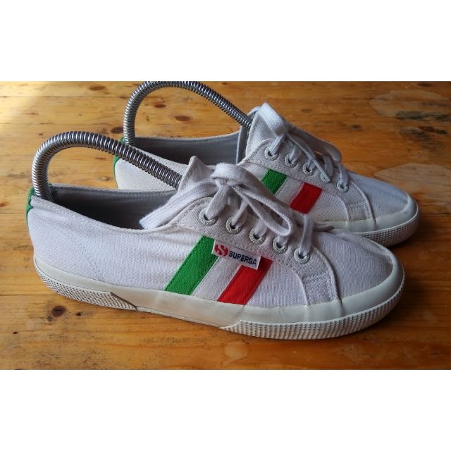 kasut superga