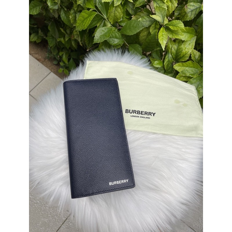 Burberry 80146431 Grainy Leather Continental Wallet | Shopee Malaysia