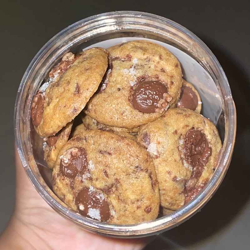 [NEW/IMPROVED] Premium Sea Salt Chocolate Chip Cookies (Biskut Raya