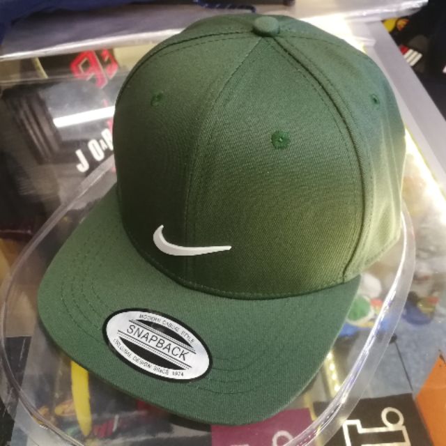 nike snapback cap