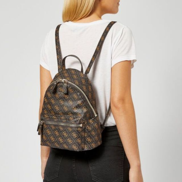 leeza guess backpack