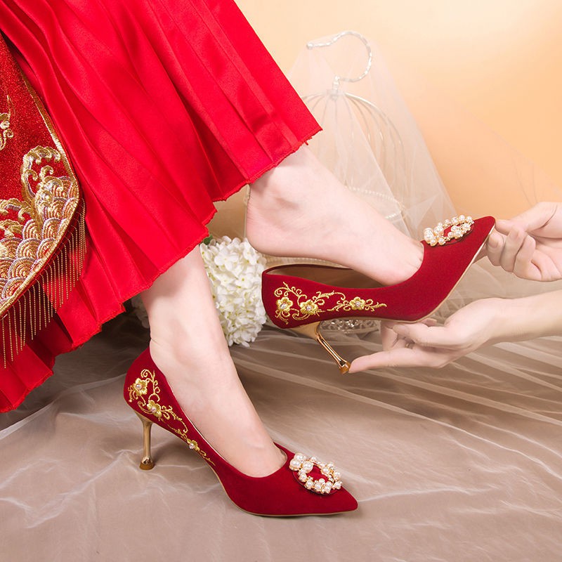 Xiuhe wedding dress two wear wedding shoes female wedding bride shoes Chinese Wedding Toast red high秀禾婚纱两穿婚鞋女结婚新娘鞋中式婚礼敬酒红色高跟孕妇舒适11.24