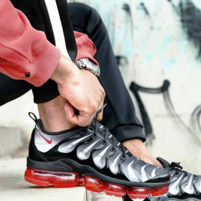 vapor max plus shark