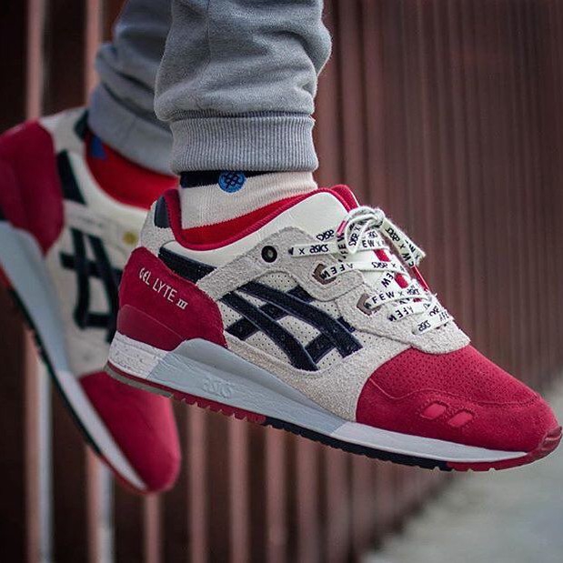 asics koi red