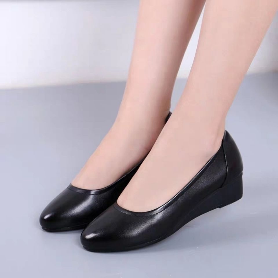 womens black leather flat work shoes
