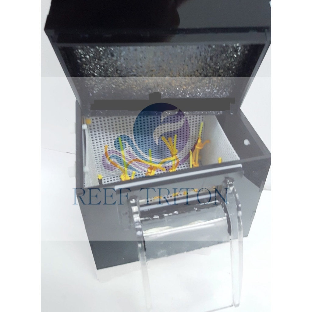 Hang on type ATS algae turf scrubber for coral/saltwater aquarium