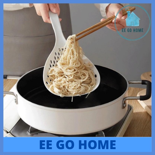 Kitchen Large Strainer Colander Noodles Scoop Heat Resistant Dapur Giant Size Long Handle Scoop 沥水大漏勺