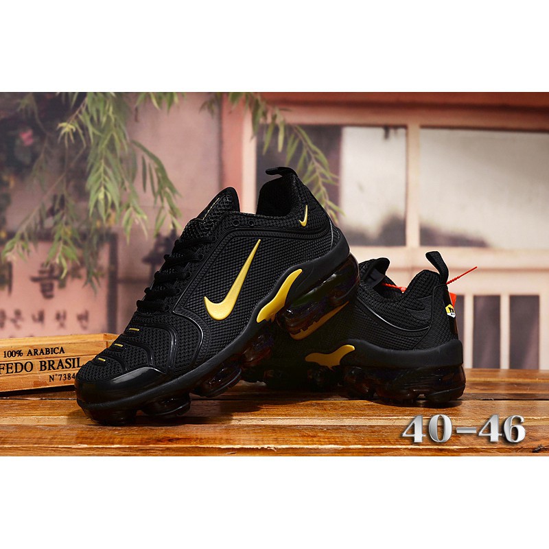 vapormax plus men's black