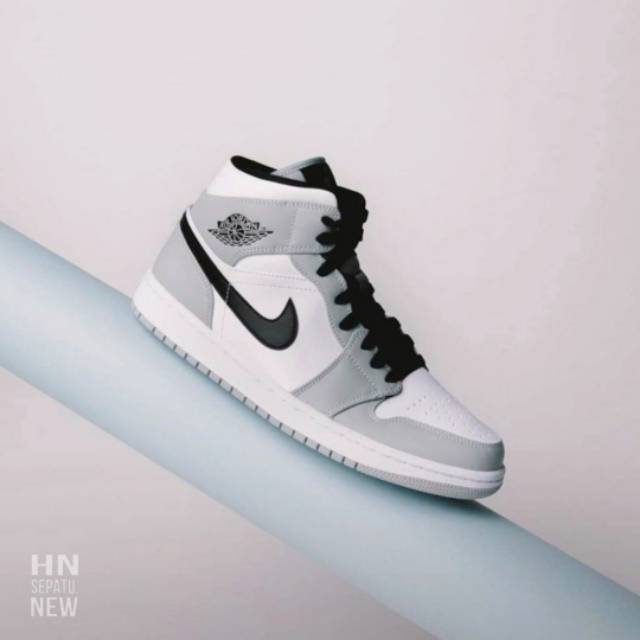 Nike Air Jordan 1 Mid Light Smoke Gray 