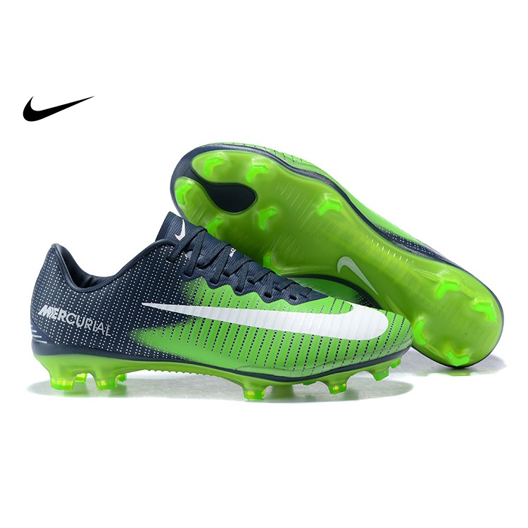 soccer shoes for men
