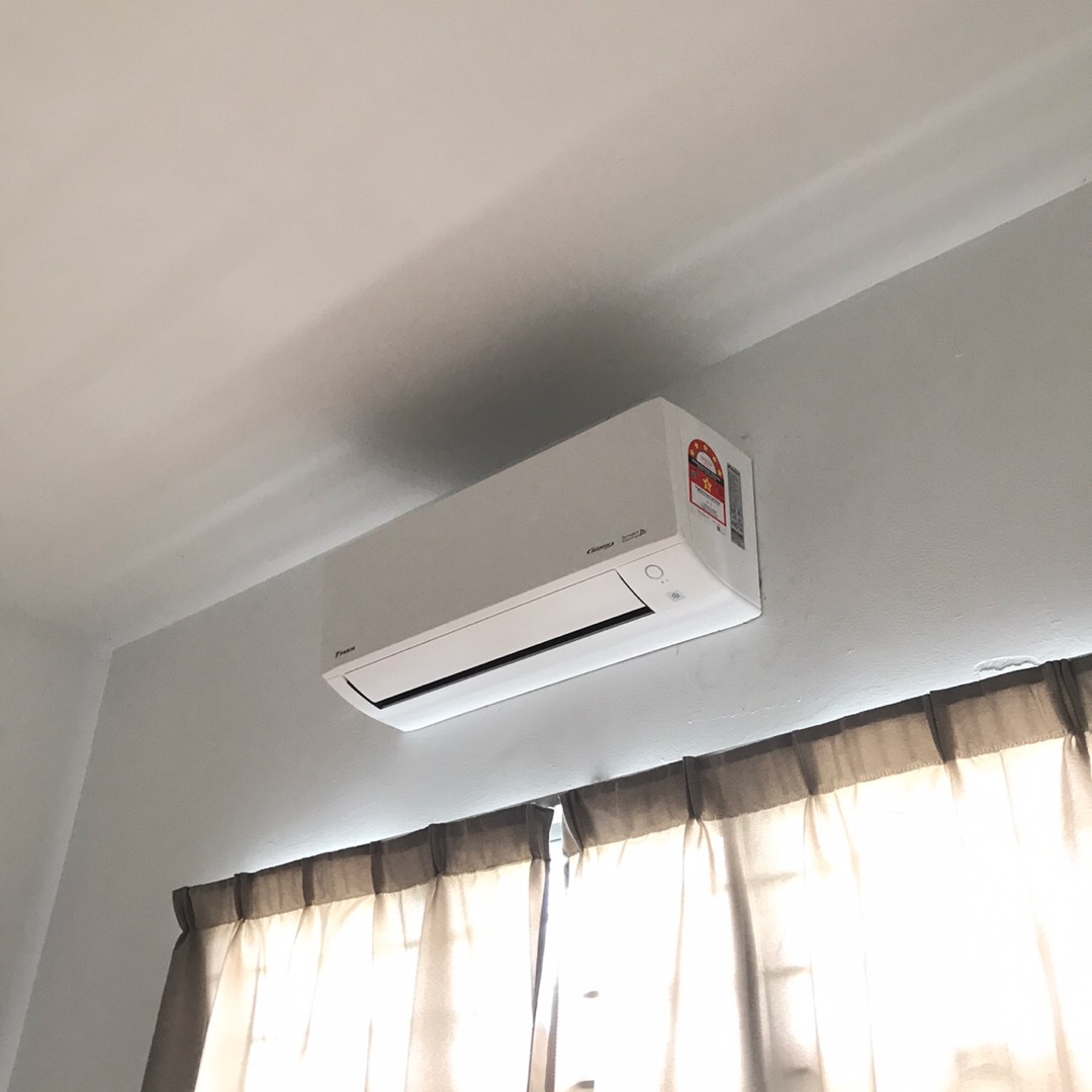Daikin R32 1 0hp Deluxe Inverter Aircond Ftku28a Rku28f 3wmy Lf Wifi Daikin Smart Control R32 Inverter Aircond Ftku Shopee Malaysia