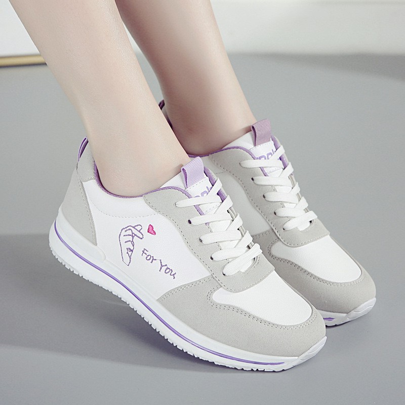 girls sports shoes white