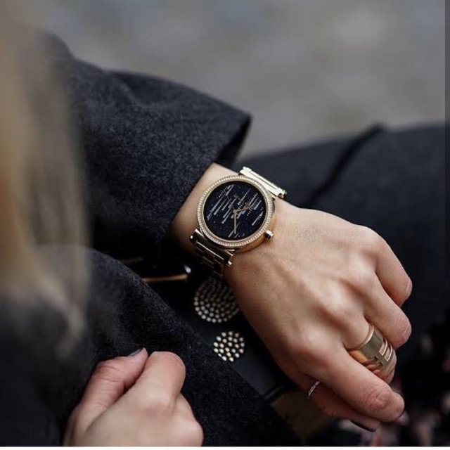 mkt5021 sofie gold smartwatch