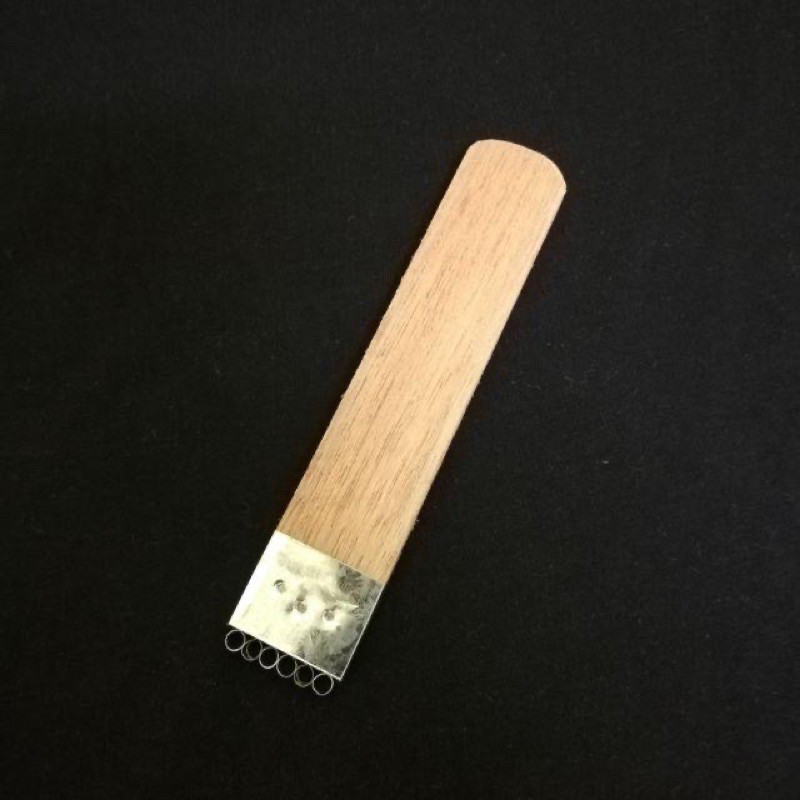 Pemarut Betik Kelapa /Kokok Betik/Coconut Scrapper Grater/Parut Kelapa Betik Mangga Lobak Carrot/Pengokok/Penyagat/Sagat