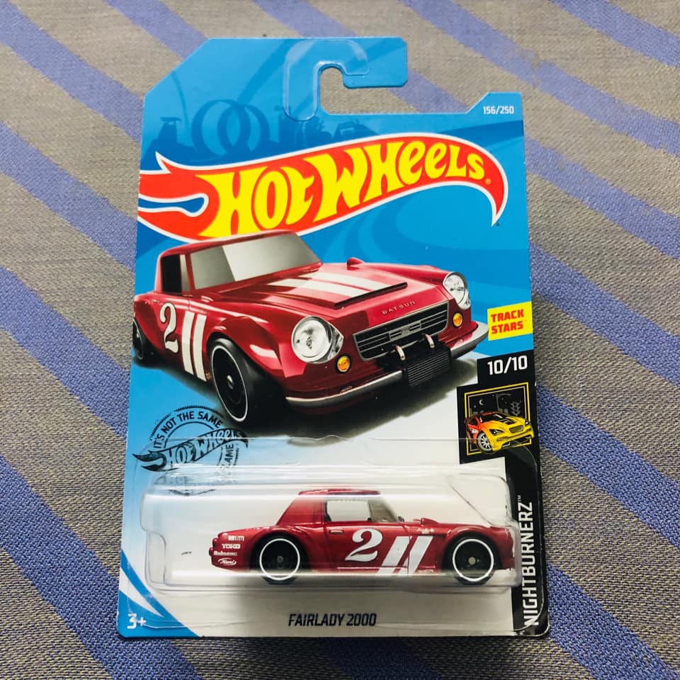 hot wheels fairlady 2000 red