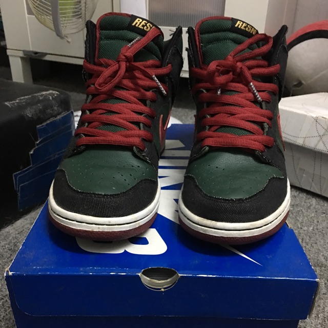 resn nike sb dunks
