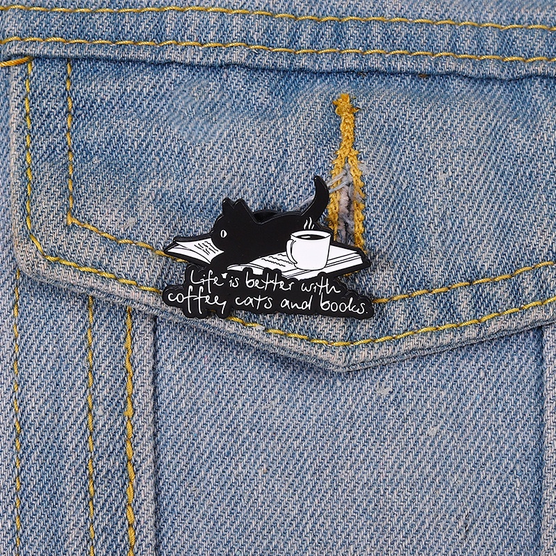 Black Cat Lapel Pin Funny Animal Book Brooch Gifts for Friends Clothing Accessories