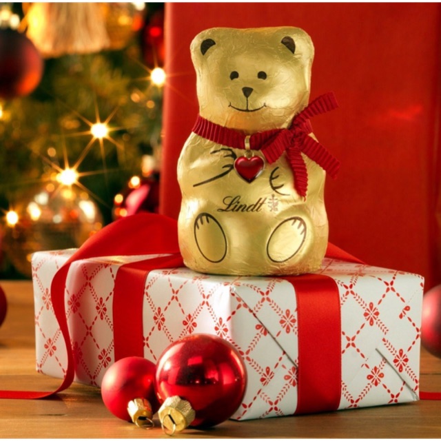 Lindt chocolate christmas teddy bear gold with ribbon | Shopee Malaysia