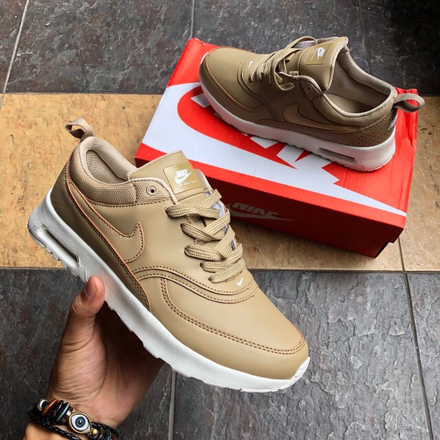 nike brown air max thea