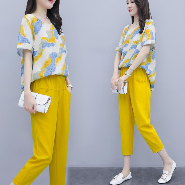 blue shirt yellow pants