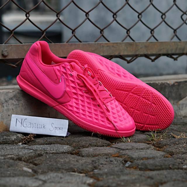 nike futsal pink