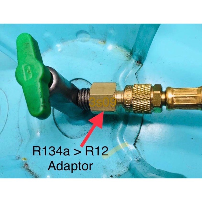 R134a Refrigerant Tank/Vacuum Pump Adapter to R12 Fitting Adapter (1/2