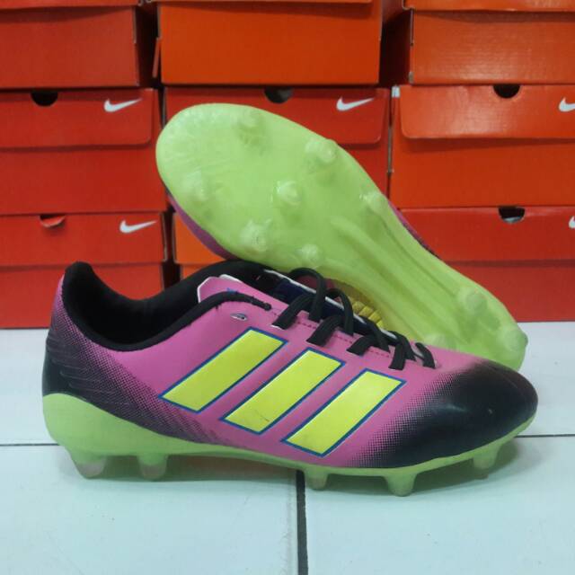 messi shoes pink