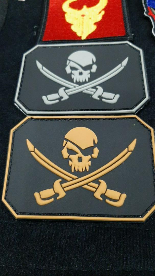 LEGEEON Calico Jack Skull Pirate Jolly Roger Morale Tactical ISAF PVC Rubber 3D Touch Fastener Patch 