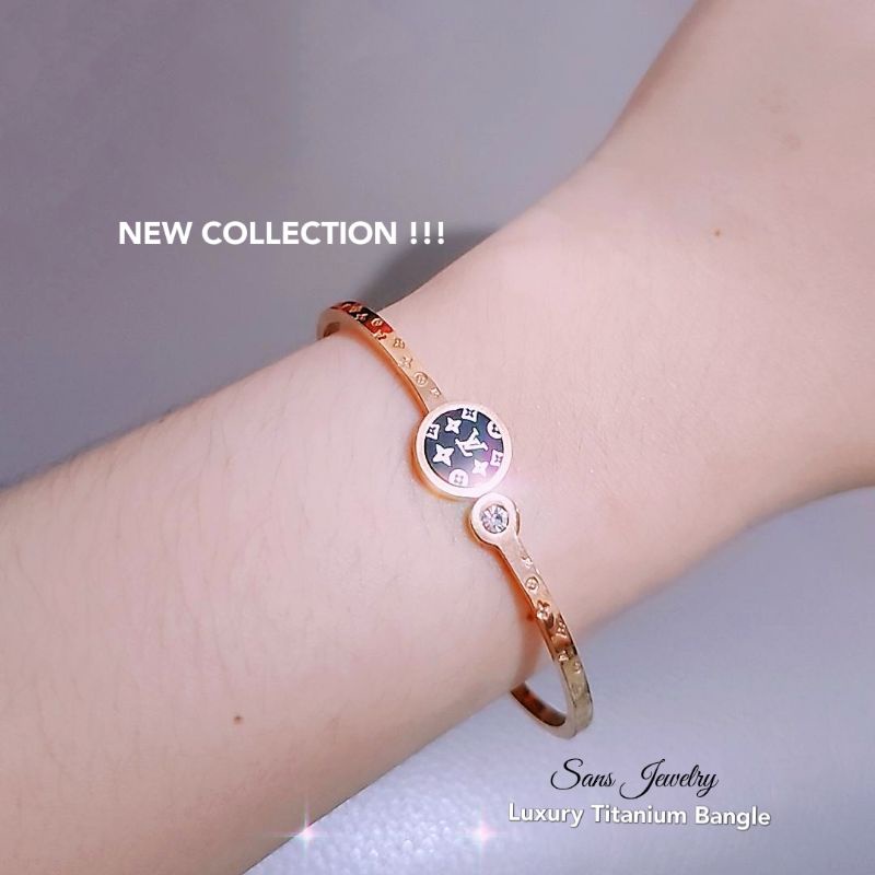 REPLIKA Titanium Bracelet LV Bracelet Stainless Bracelet Korean Bracelet Stainless Steel Bracelet Women's Bracelet Girl's Bracelet Swarovski Bracelet European Diamond Replica Bracelet Bangle Bracelet Rosegold Bracelet Luxury Bracelet New Model Bracelet