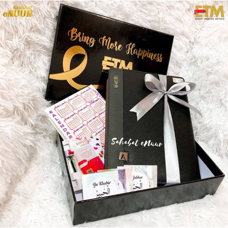 TLS 🇲🇾) SET BOX AL-QURAN AL-AMIN A5 UNTUK LELAKI HADIAH HANTARAN KAHWIN |  Shopee Malaysia