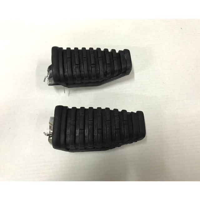 Y125 Y125Z Y125ZR LC135 5S 5 SPEED Front Footrest With Bracket Standard