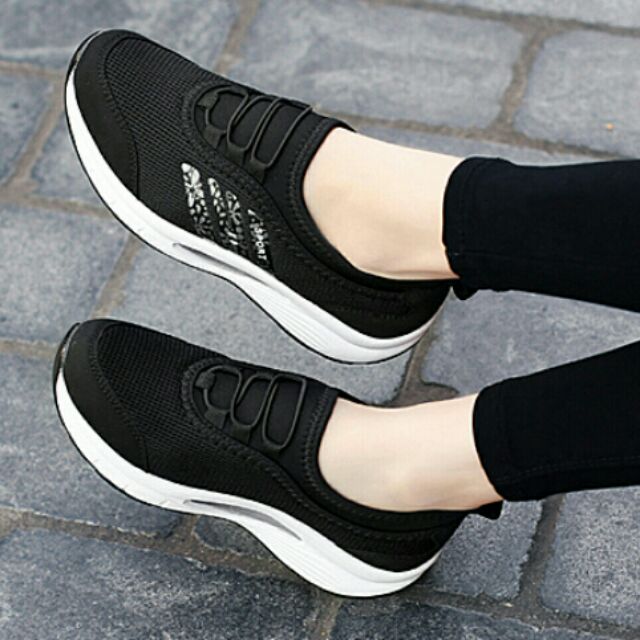 casual travel shoes